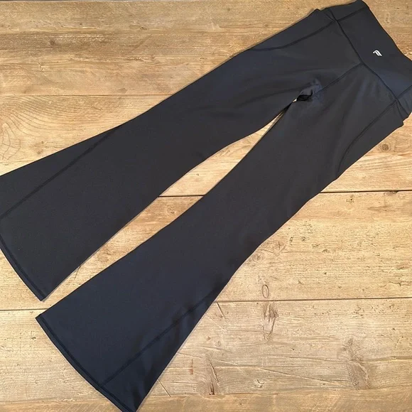 NWT- Fabletics HW Crossover Flare -BLACK (32”) REGULAR INSEAM New!! - Picture 6 of 12